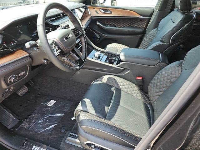 New 2026 Diamond Black Crystal Pearlcoat Jeep Summit image 14