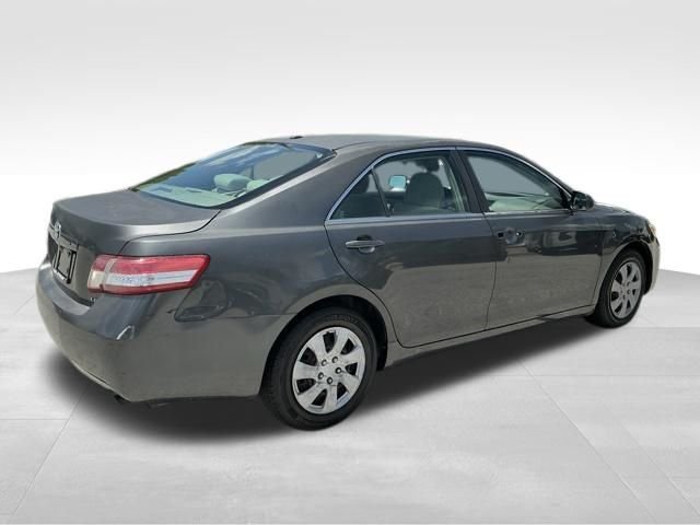 Used 2011 Gray Toyota LE image 4
