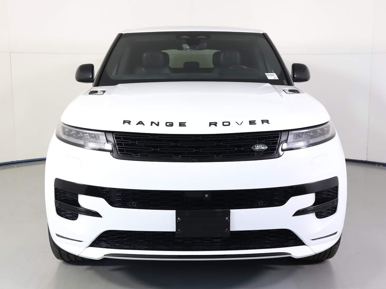 Used 2024 White Land Rover P400 Dynamic SE image 6
