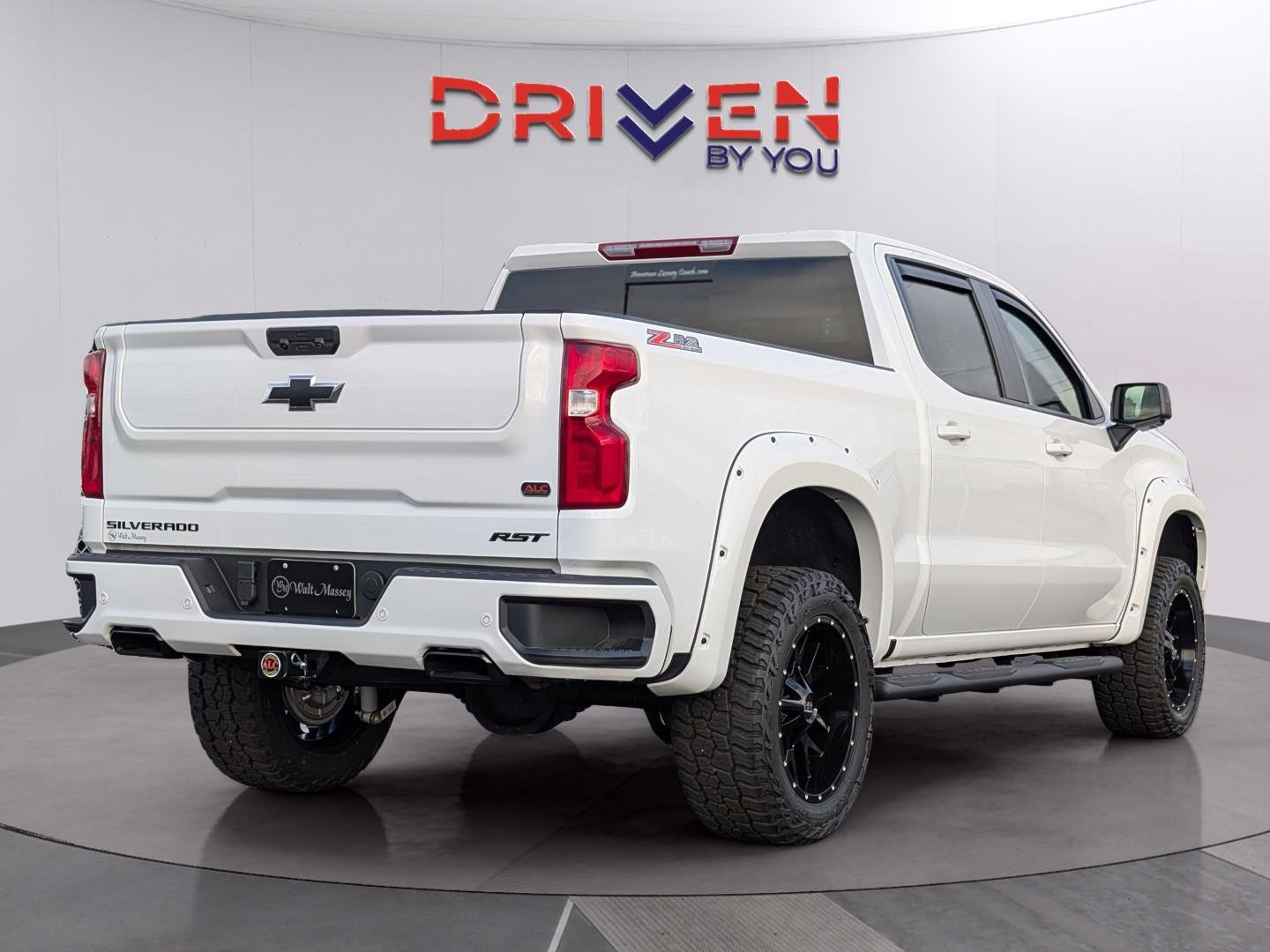 New 2026 Summit White Chevrolet RST image 5