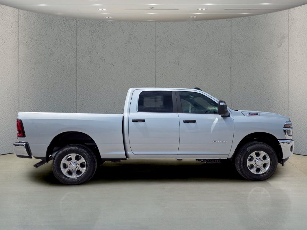 New 2026 Silver-Zynith Exterior Paint RAM Big Horn image 2