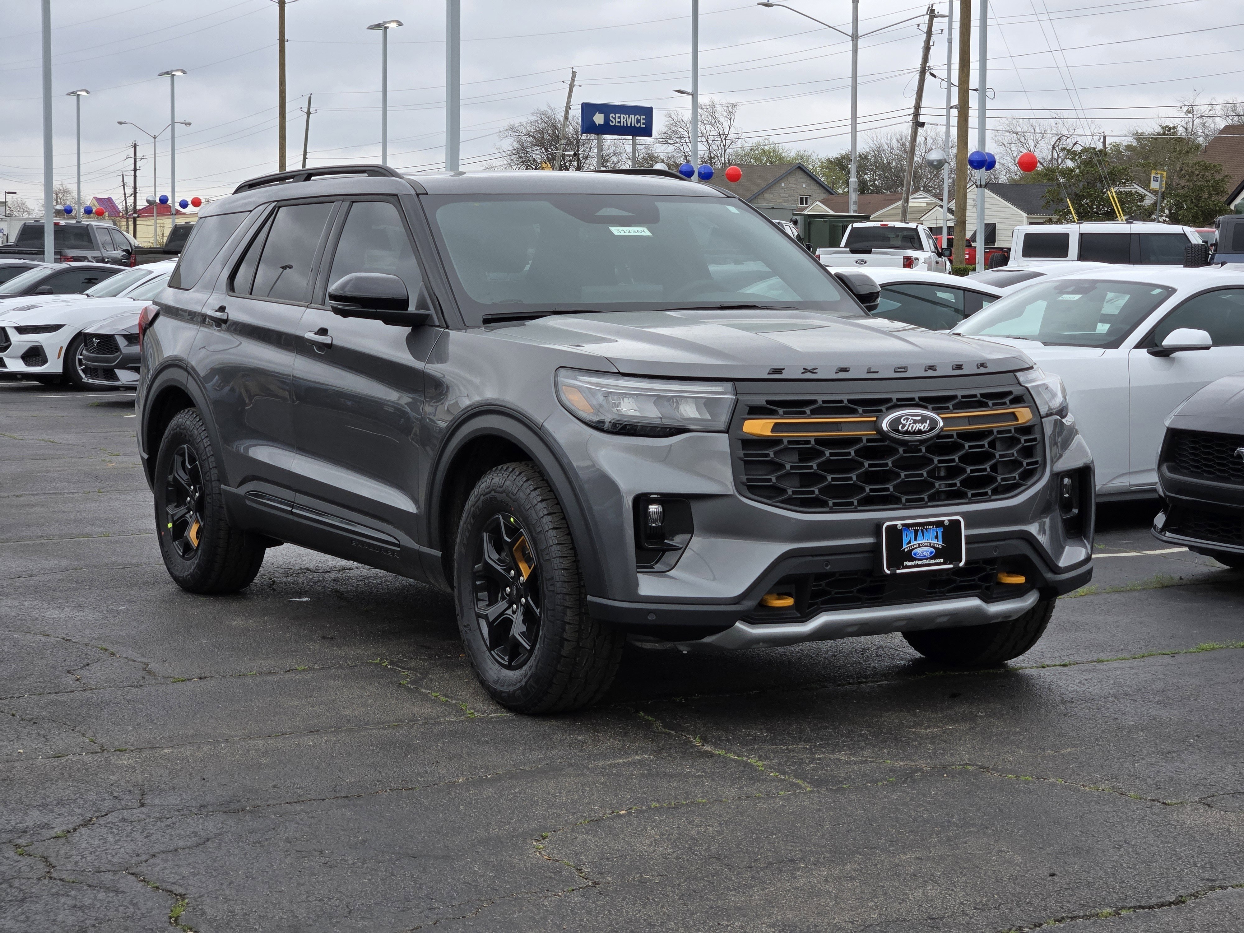 New 2026 Carbonized Gray Metallic Ford Tremor image 2