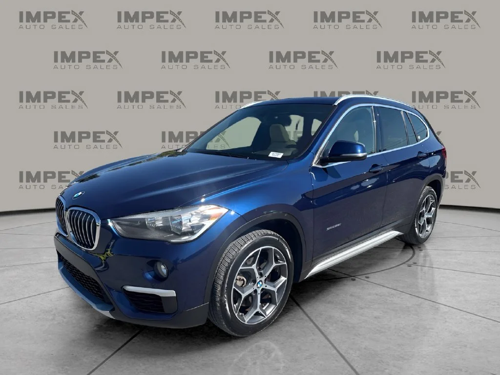 Used 2018 Blue BMW sDrive28i image 1