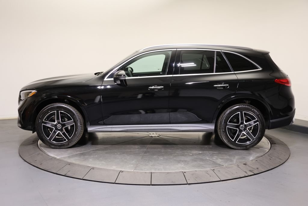 New 2026 Black Mercedes-Benz GLC 300 image 4