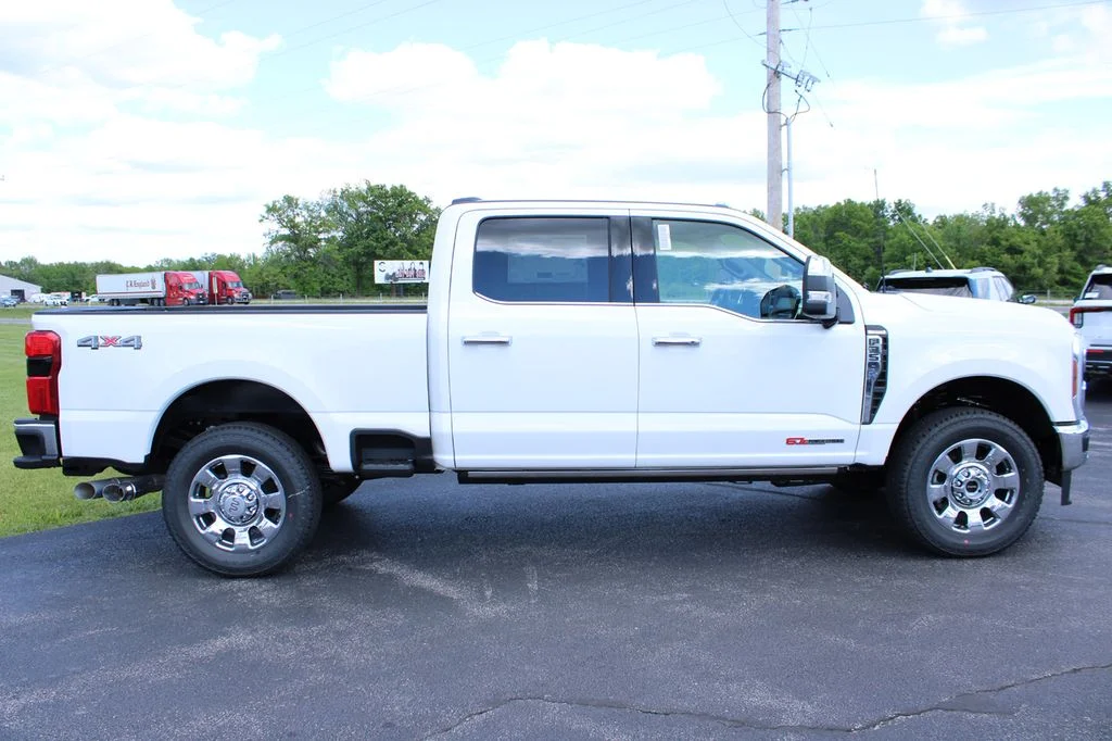 New 2026 Star White Metallic Tri-Coat Ford F-350® King Ranch® image 18