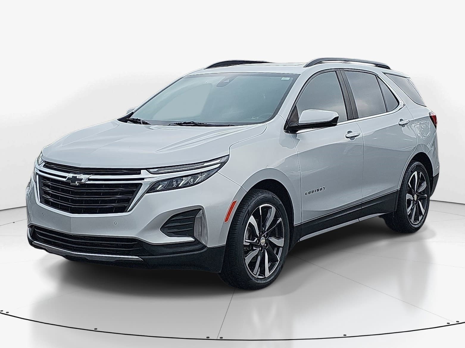 Used 2022 Silver Ice Metallic Chevrolet LT image 7