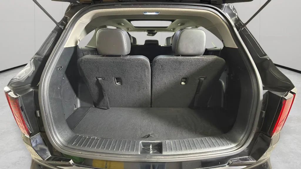Used 2023 Black Kia S image 31