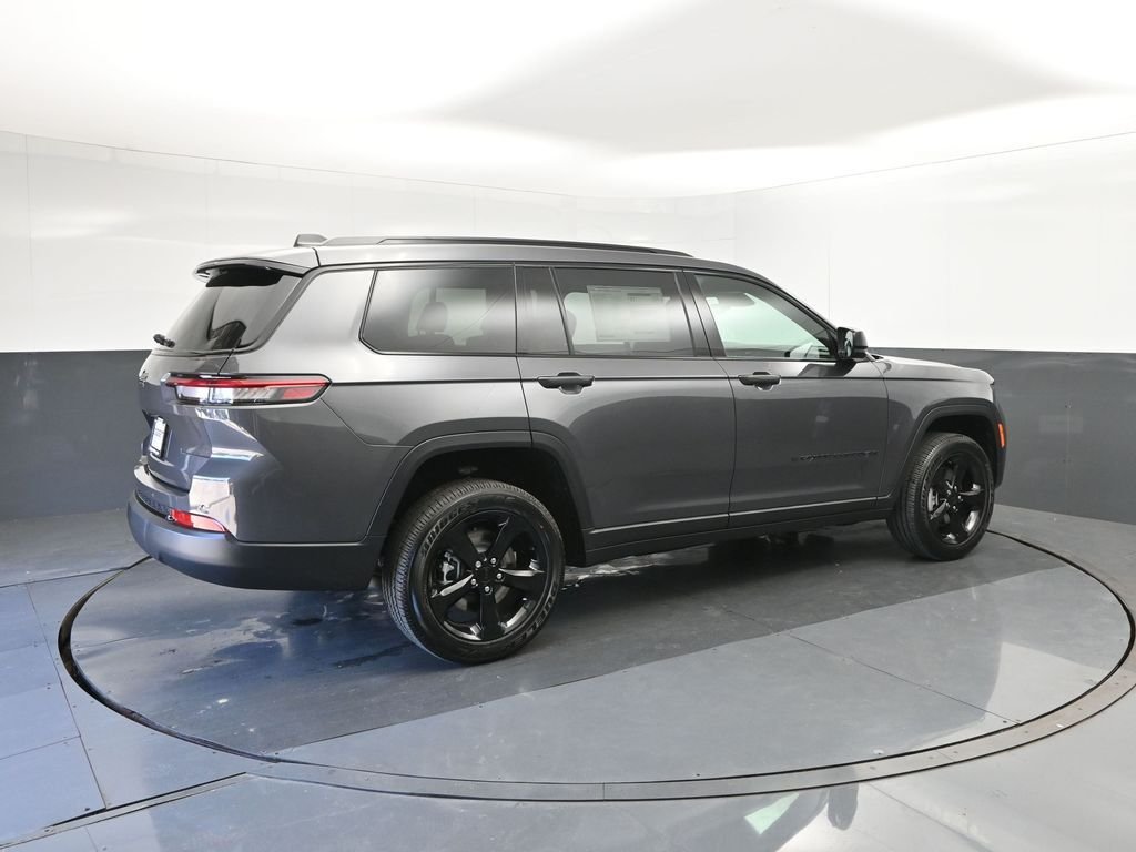 New 2025 Baltic Gray Metallic Clear-Coat Exterior Paint Jeep Altitude X image 15