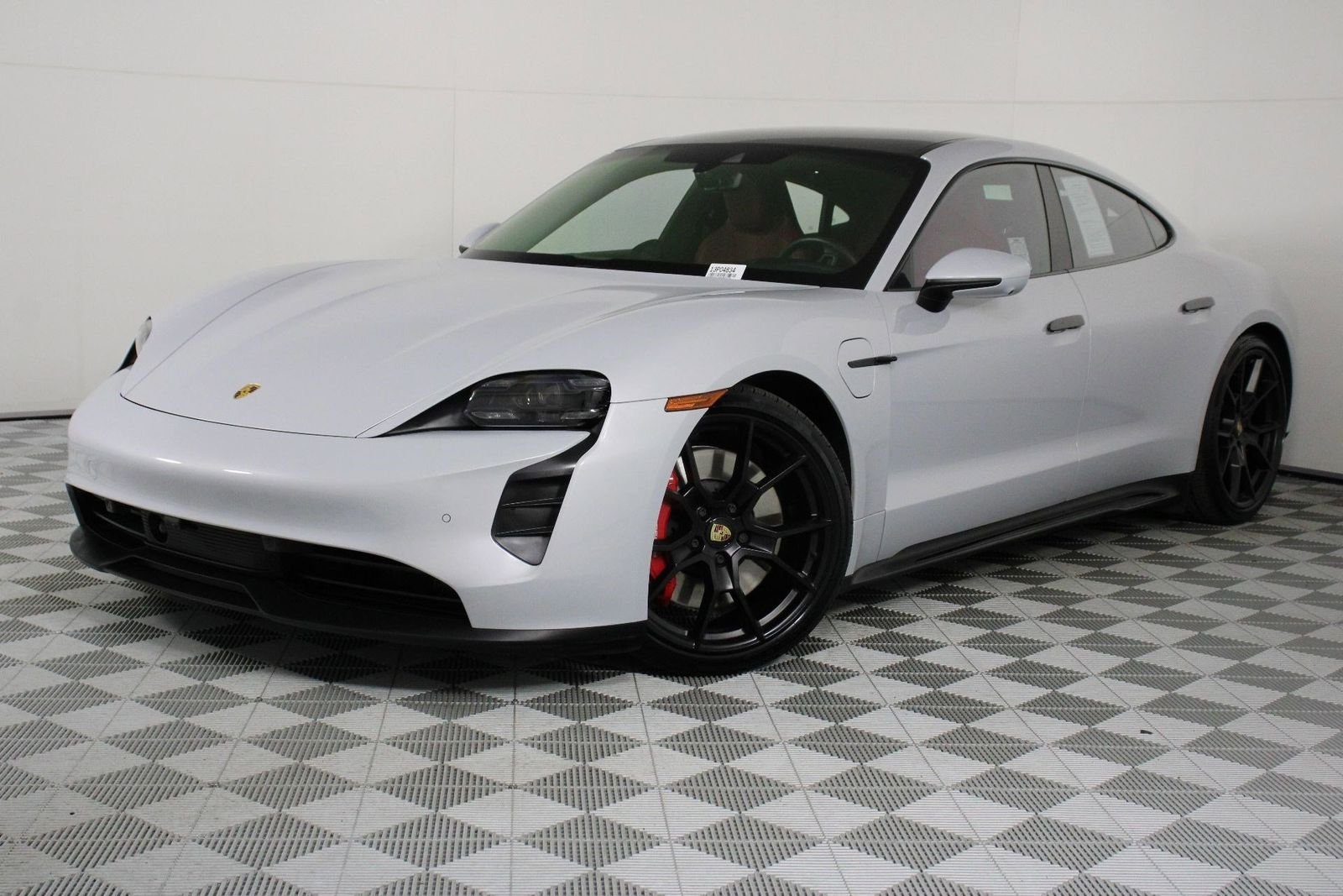 2024 Porsche Taycan GTS's photo