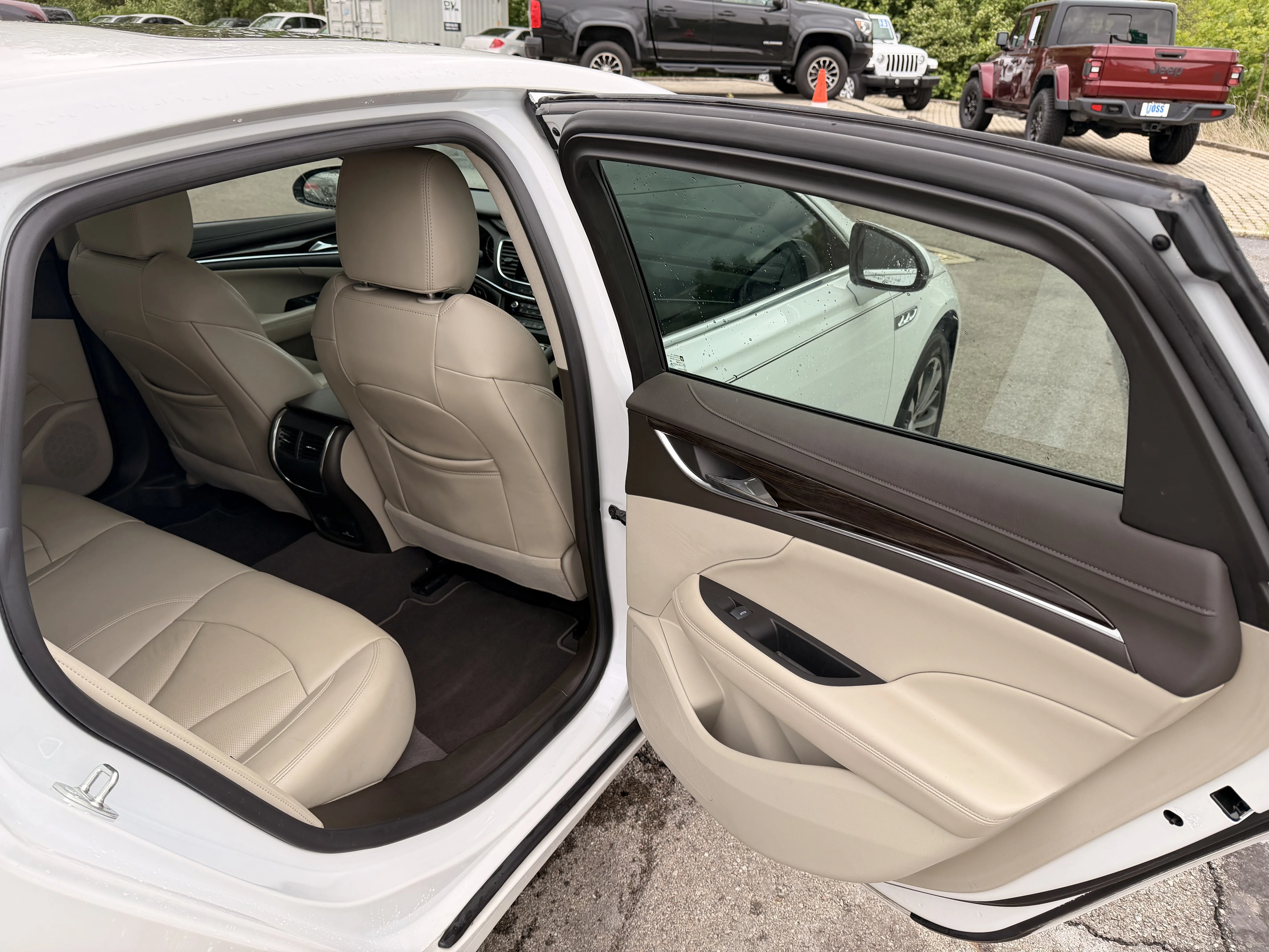Used 2017 Summit White Buick Premium image 14