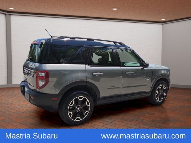 Used 2025 Gray Metallic Ford Outer Banks image 3