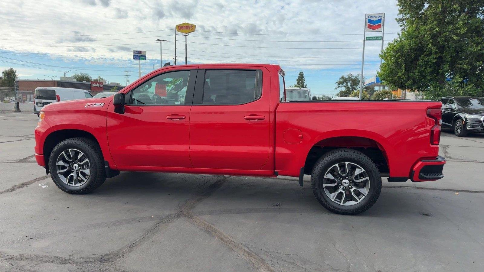 2022 Chevrolet Silverado 1500 RST - Photo 8