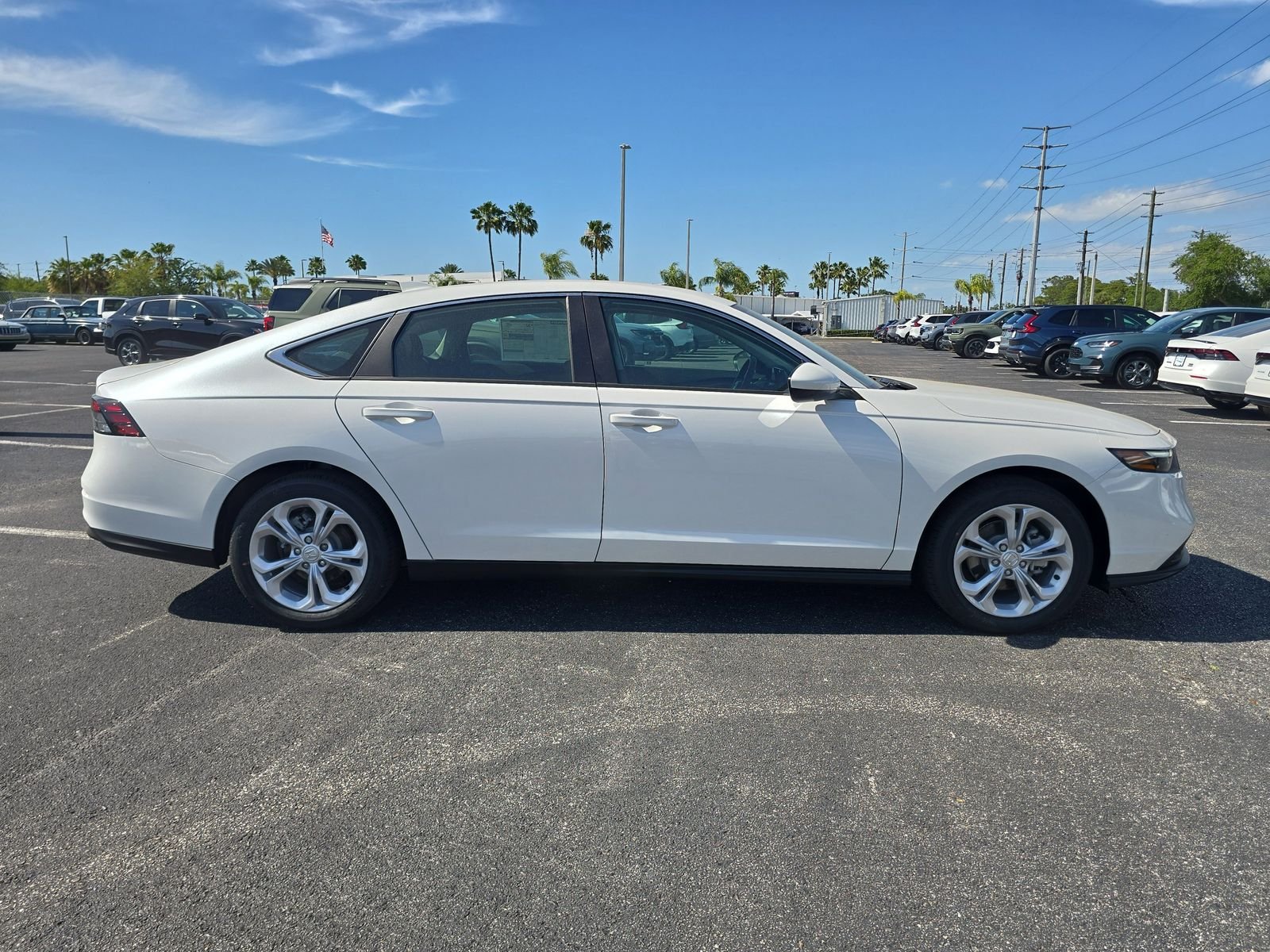 New 2026 Platinum White Pearl Honda LX image 3