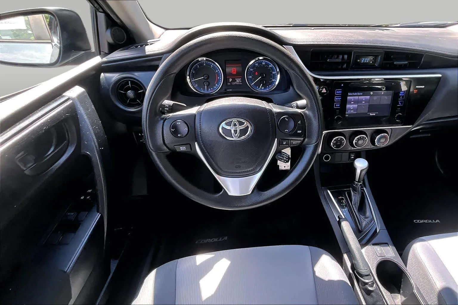 Used 2017 Slate Metallic Toyota L image 6