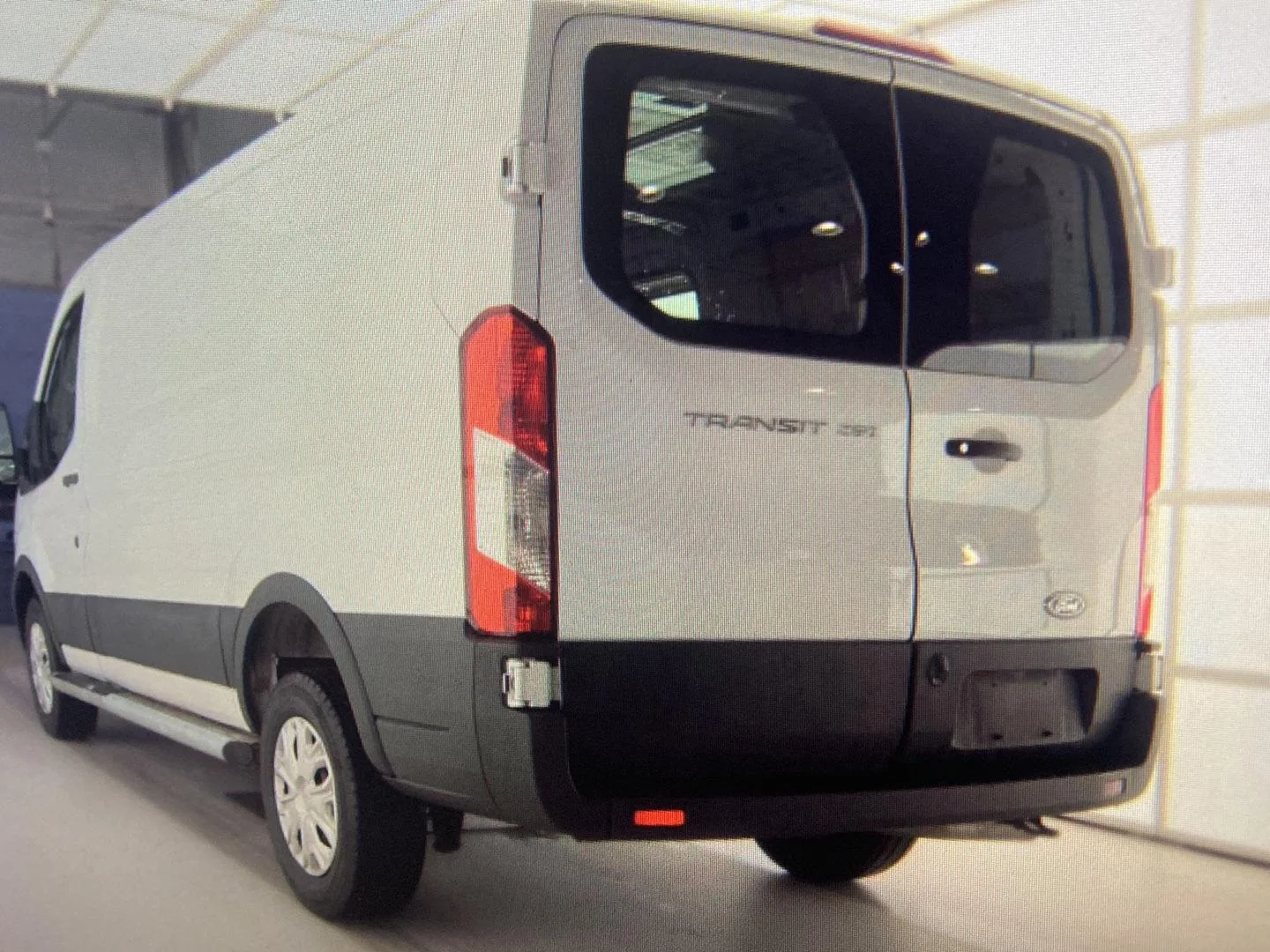 Used 2025 Oxford White Ford 250 image 4