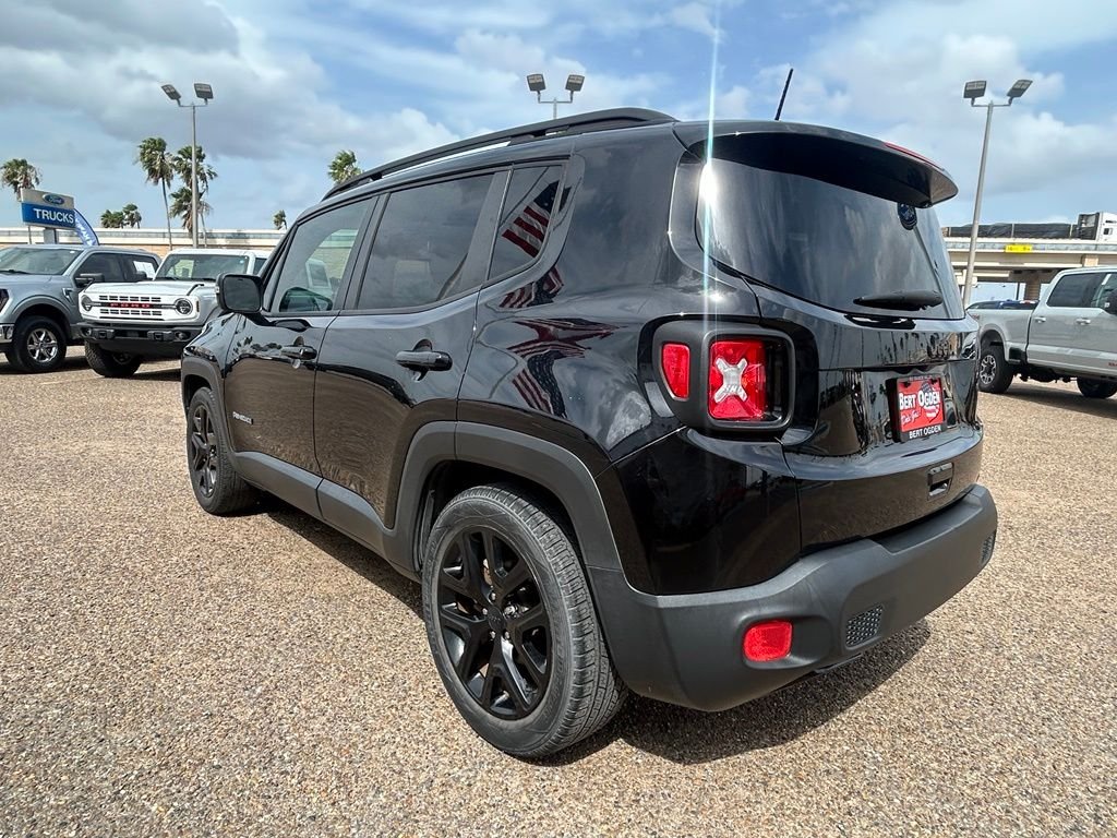 Used 2018 Black Jeep Latitude image 4