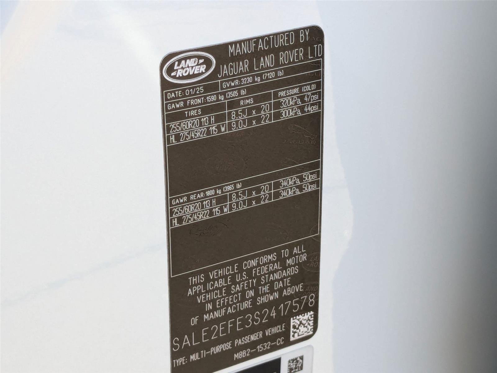 Used 2025 Fuji White Land Rover X-Dynamic SE image 39