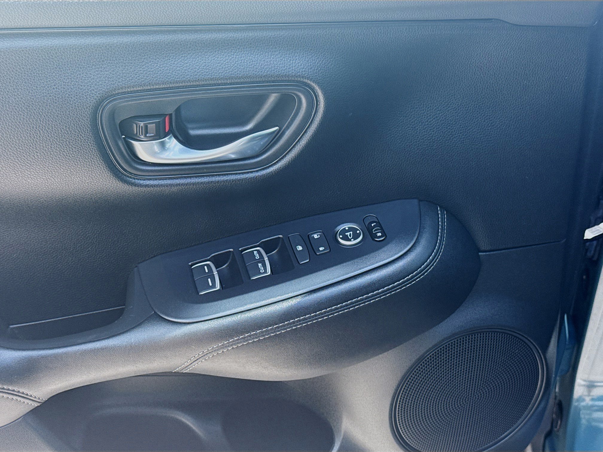 2024 Honda HR-V EX-L - Photo 16