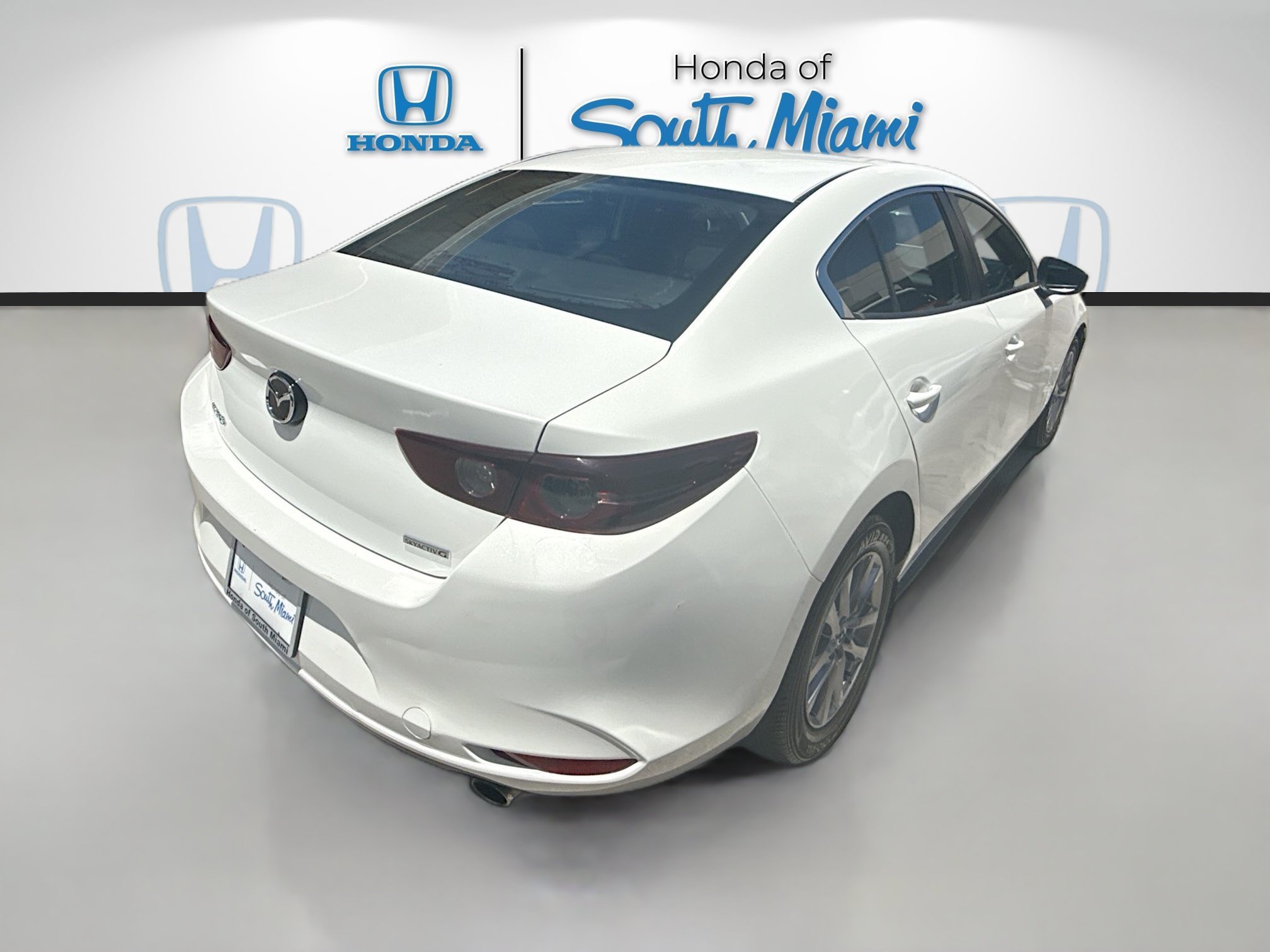 Used 2020 Snowflake White Pearl Mica Mazda  image 7