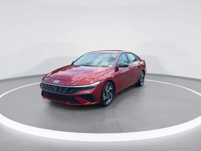 Used 2025 Red Hyundai SEL Sport image 4