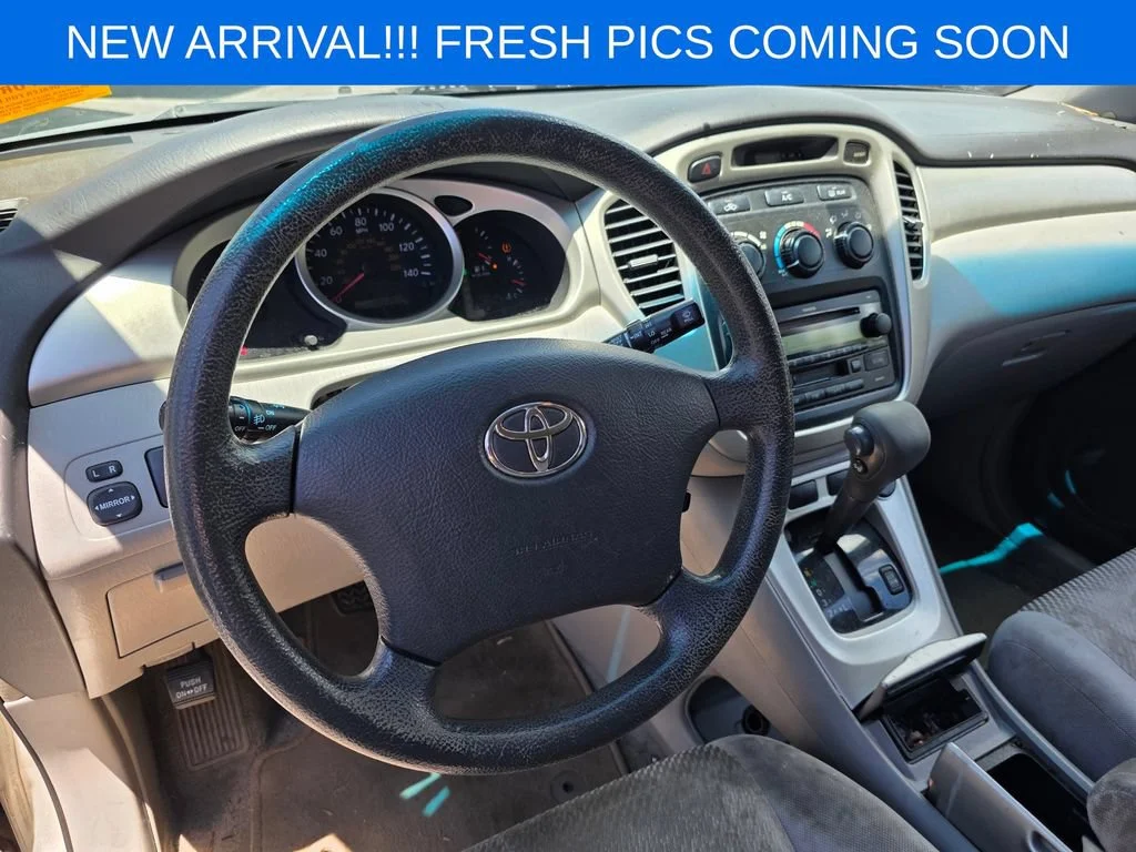 Used 2006  Toyota 4dr V6 (Natl) image 8