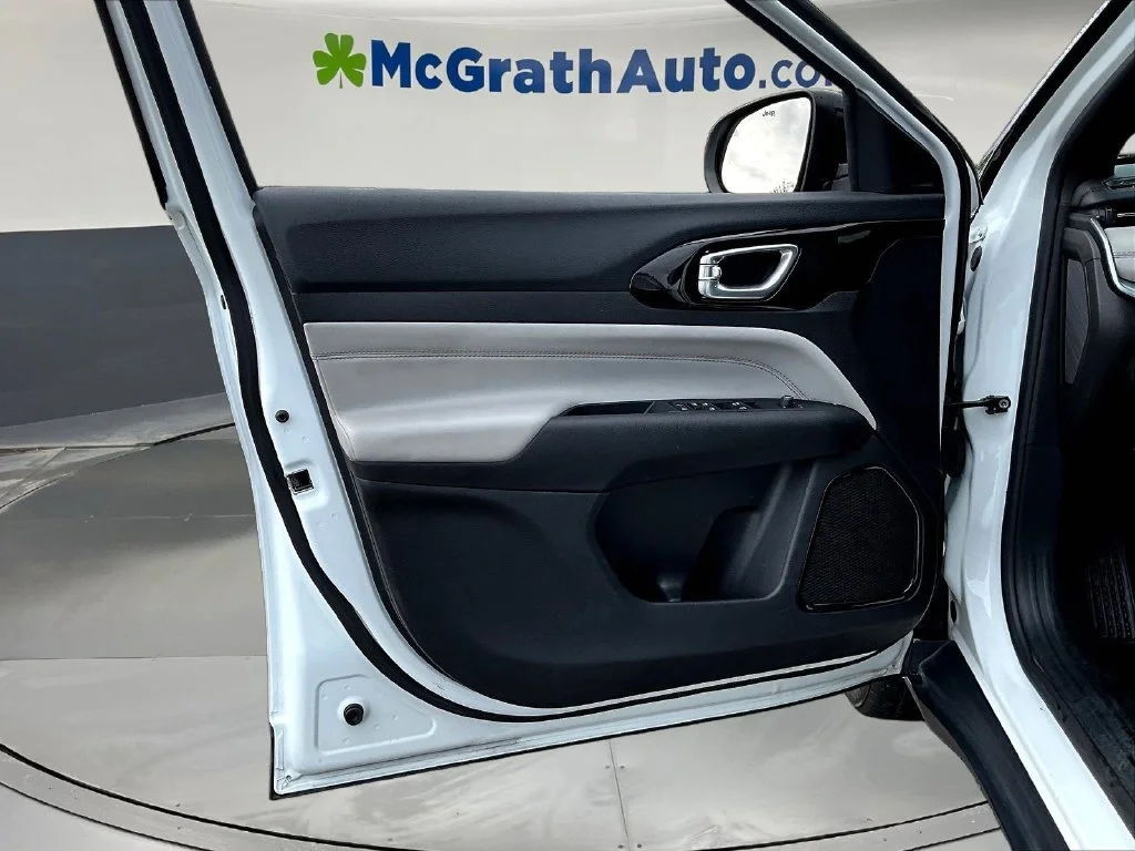 2025 Jeep Compass Limited - Photo 23