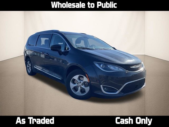 2017 Chrysler Pacifica Touring-L Plus