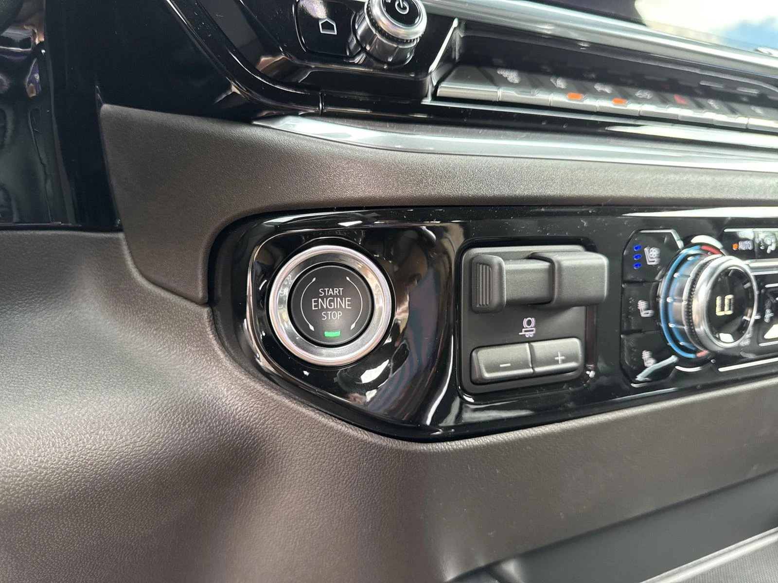 2026 GMC Sierra 2500HD SLT - Photo 25