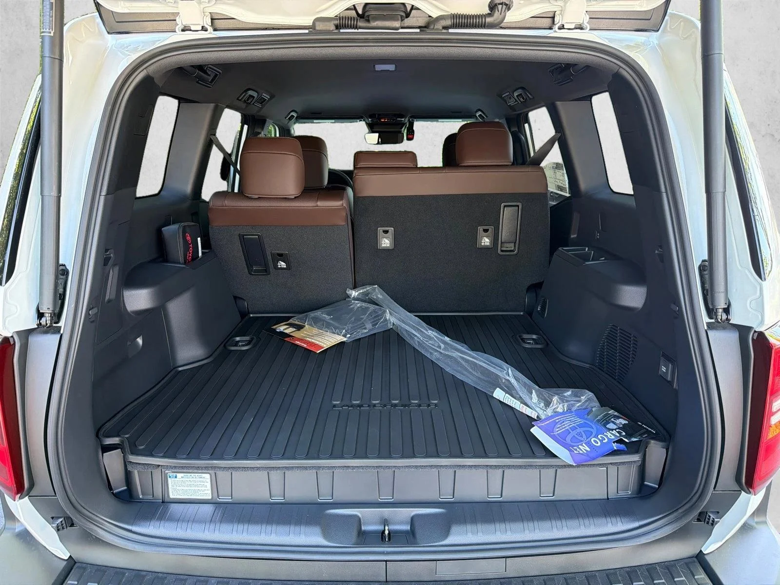 New 2027 Wind Chill Pearl Toyota Land Cruiser image 18