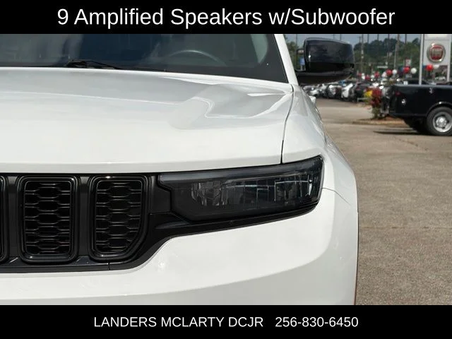 Used 2022 White Jeep Limited image 11