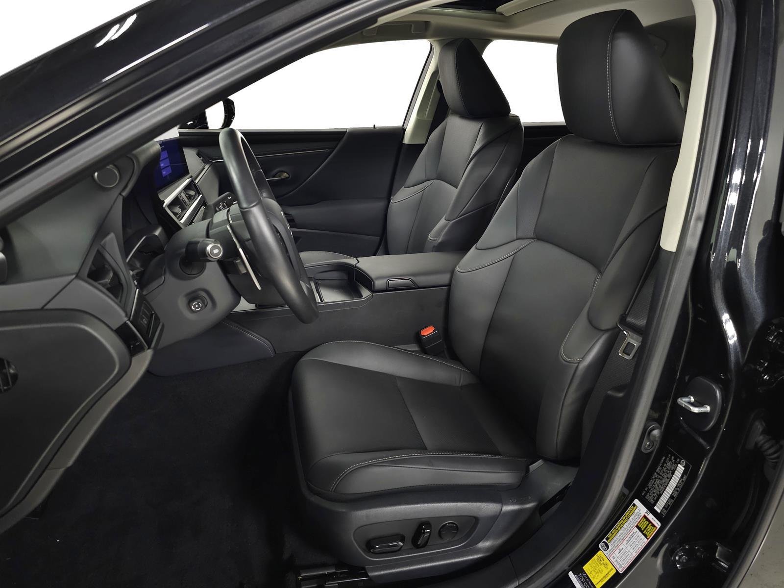 Certified Used 2024 Caviar Lexus PREMIUM image 17