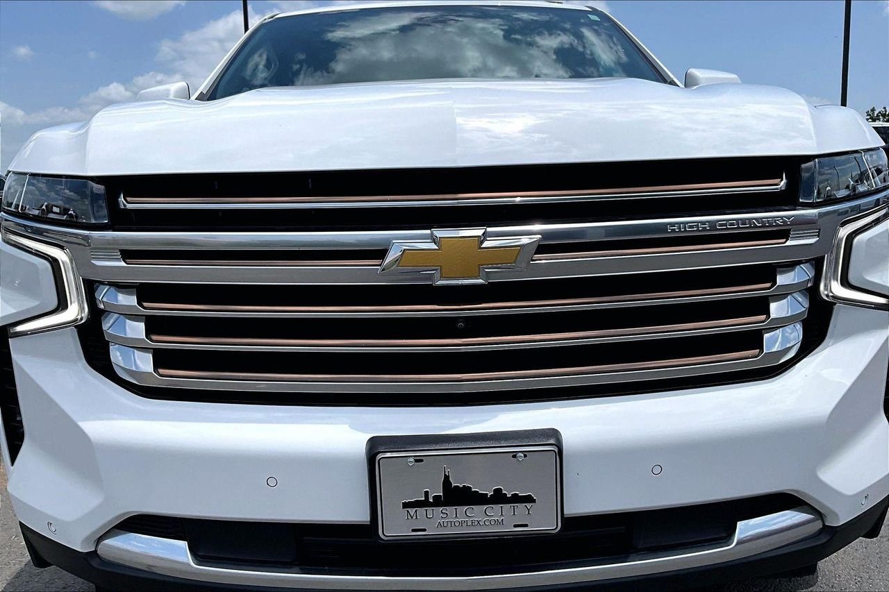 Used 2023 Summit White Chevrolet 4WD High Country image 34