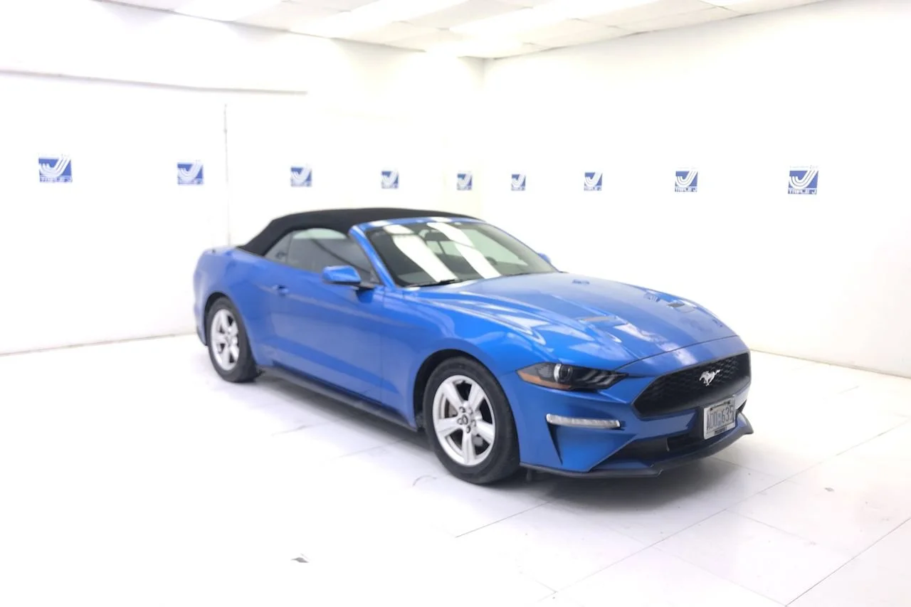 2019 Ford Mustang EcoBoost Convertible's photo