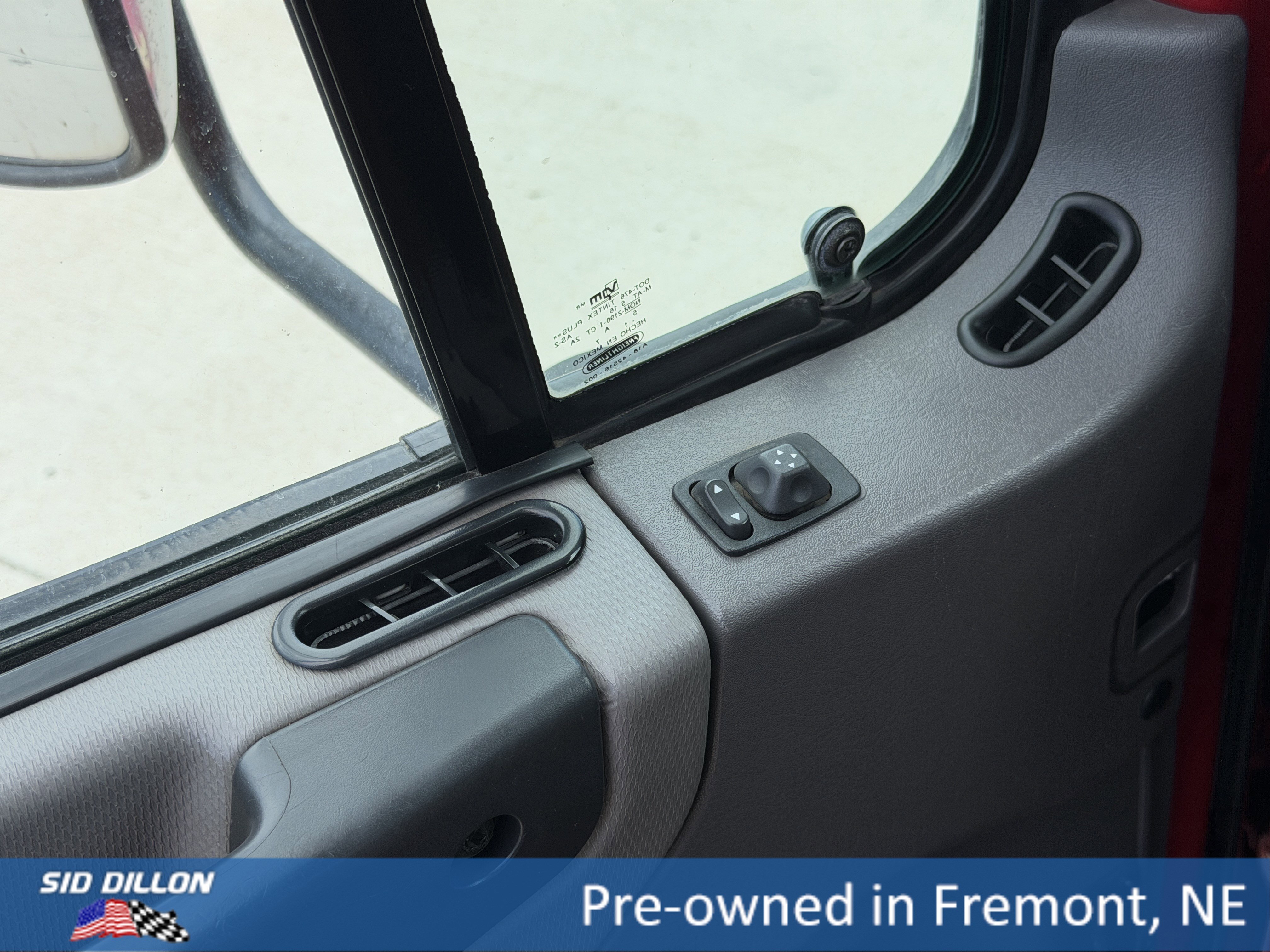 Used 2016 Red Freightliner  image 18