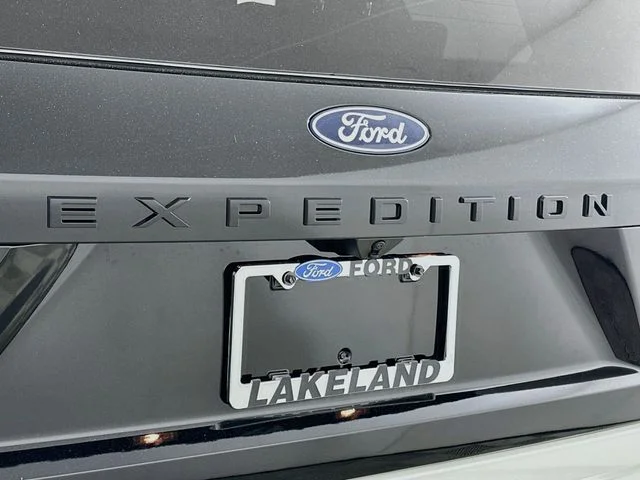 New 2027 White Ford Platinum image 27