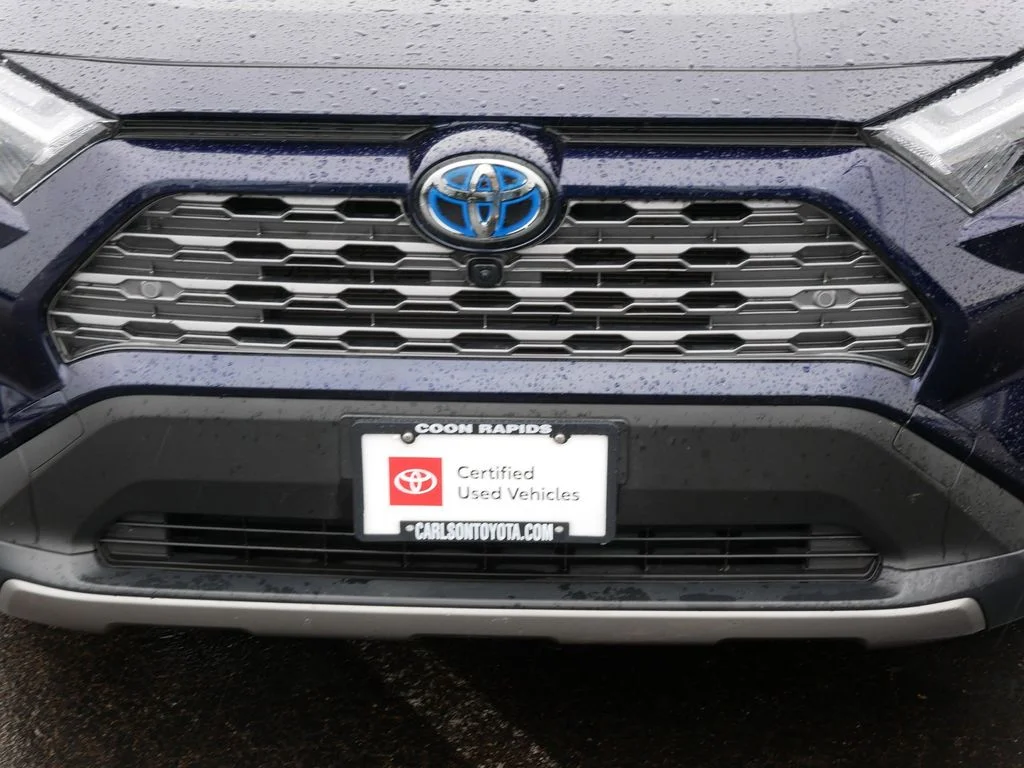 Used 2024  Toyota Limited image 9