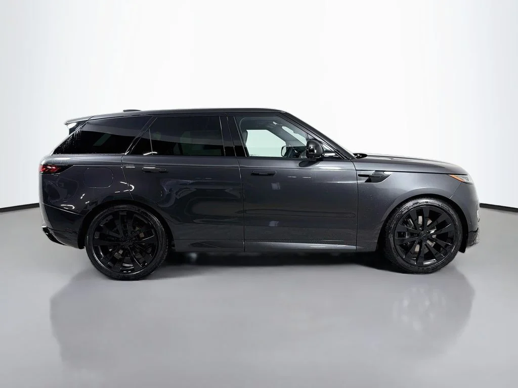 New 2027 Carpathian Grey Land Rover Dynamic SE image 4