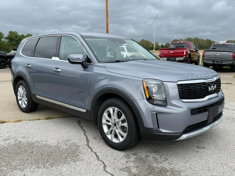Certified Used 2022 Everlasting Silver Kia LX AWD image 8