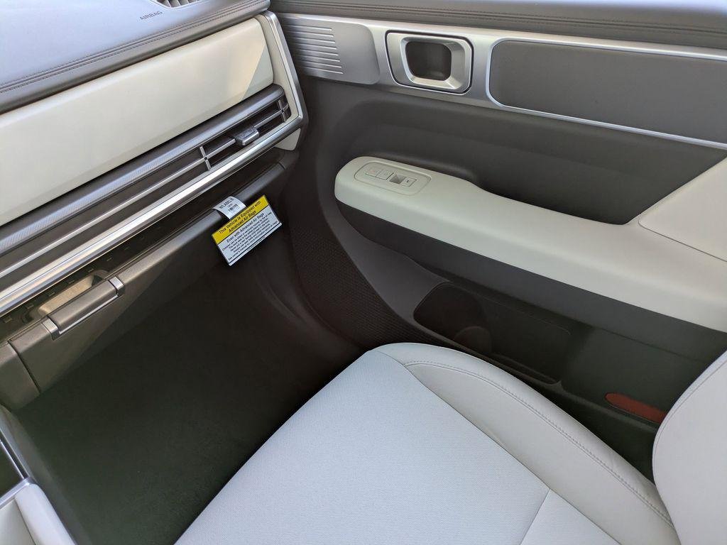 New 2026 White Hyundai SE image 14