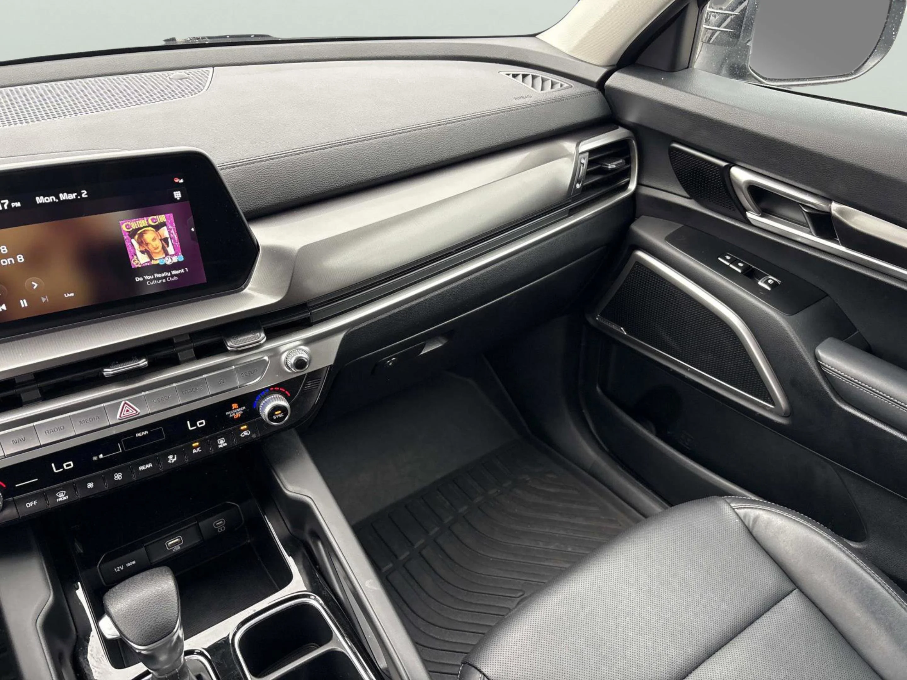 2023 Kia Telluride LX - Photo 14