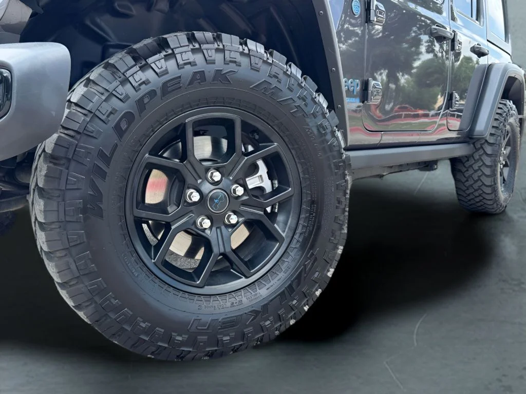 Used 2025 Gray Jeep Willys 4xe image 3