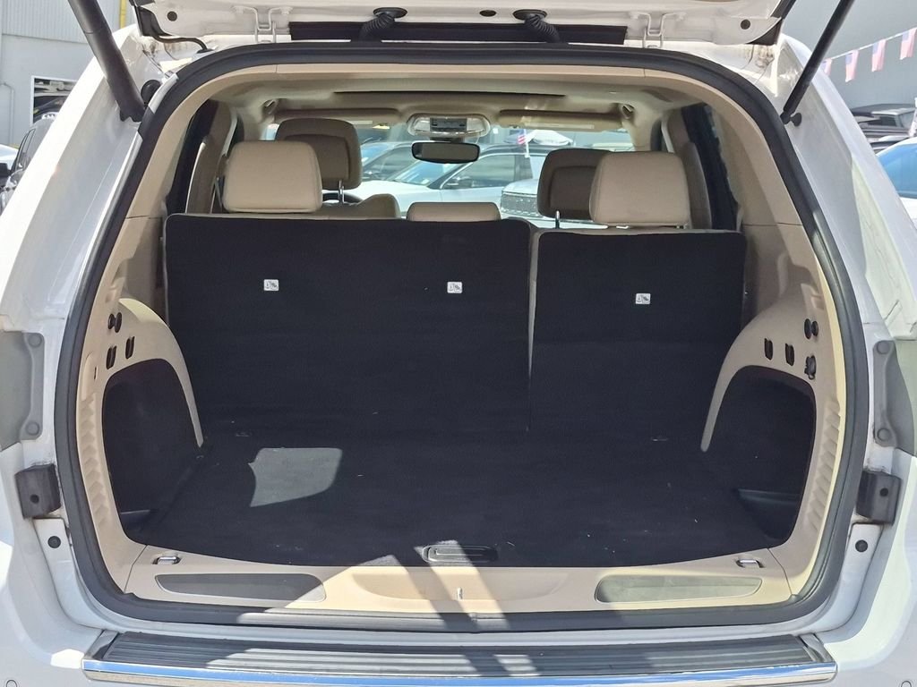 Used 2018 White Jeep Limited image 7