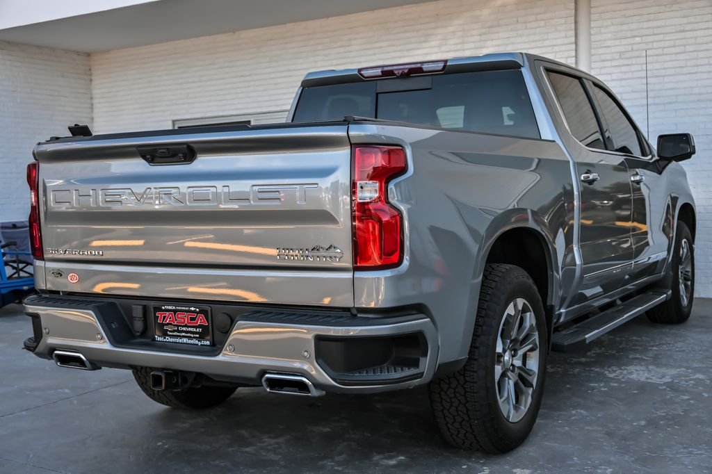 Used 2024 Gray Chevrolet High Country image 11