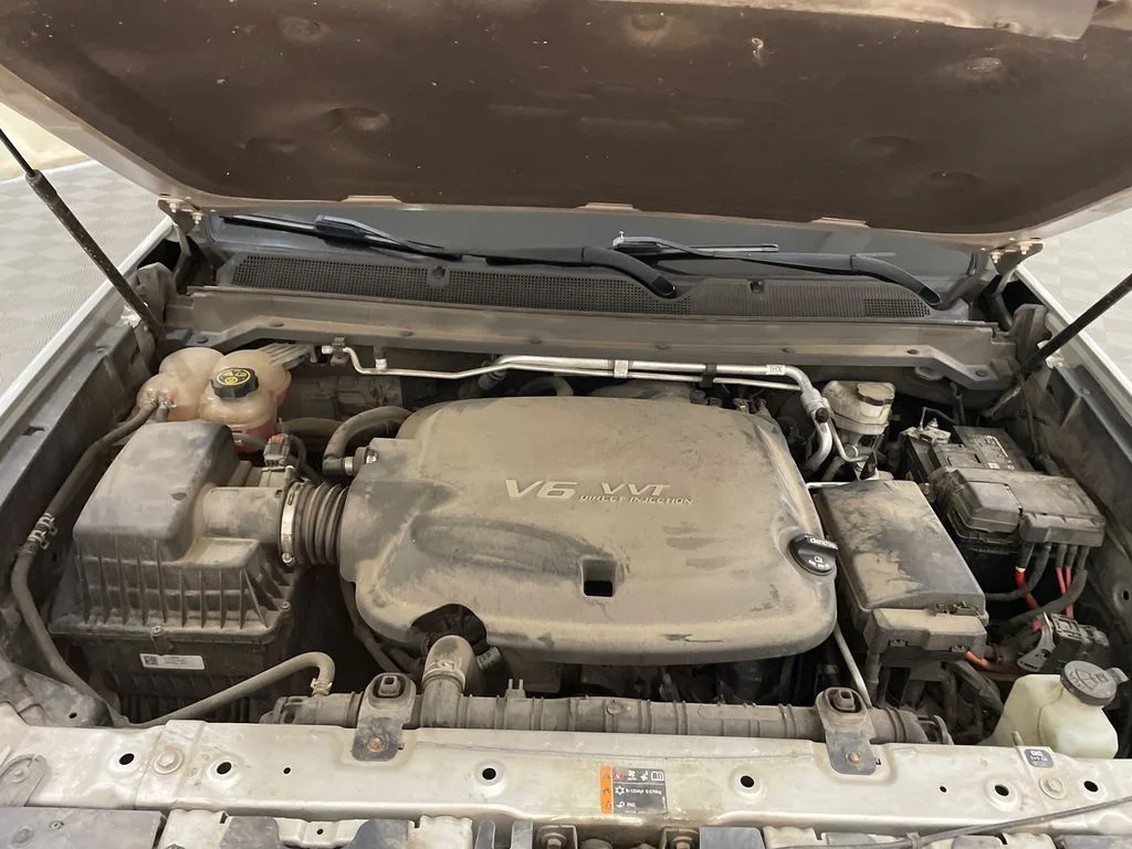Used 2019 Silver Ice Metallic Chevrolet 4WD LT image 28