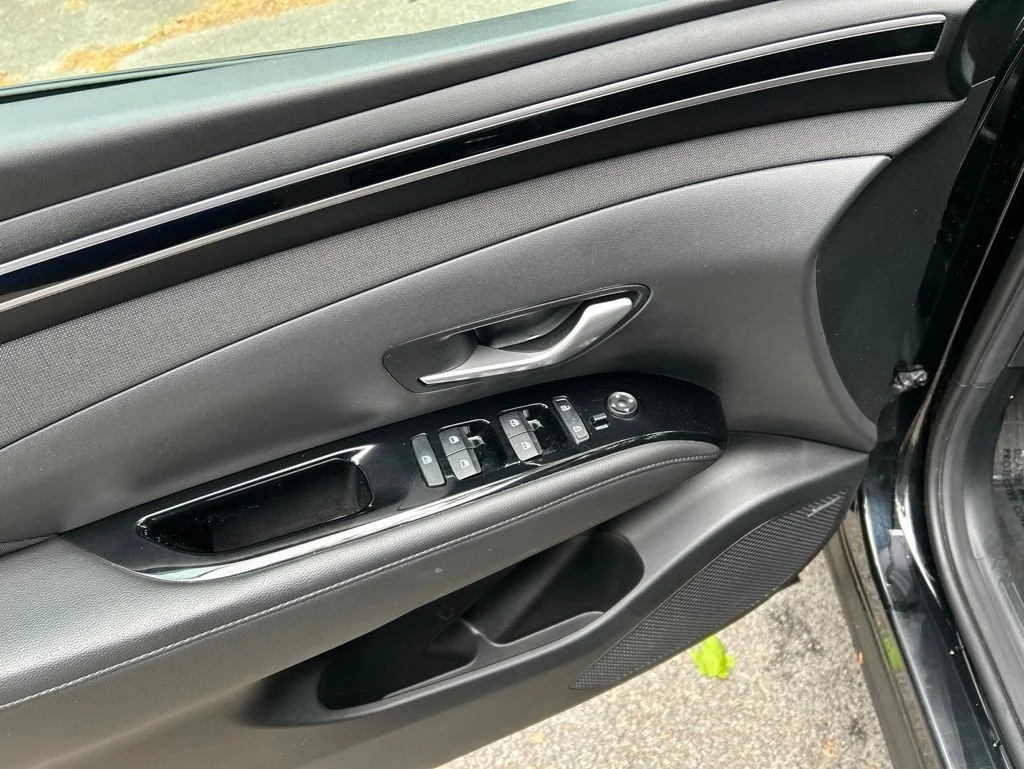 Used 2023 Black Hyundai Limited image 18