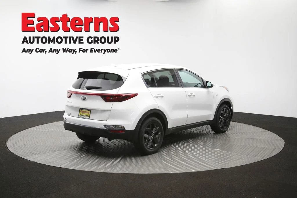 Used 2022 White Kia LX image 39