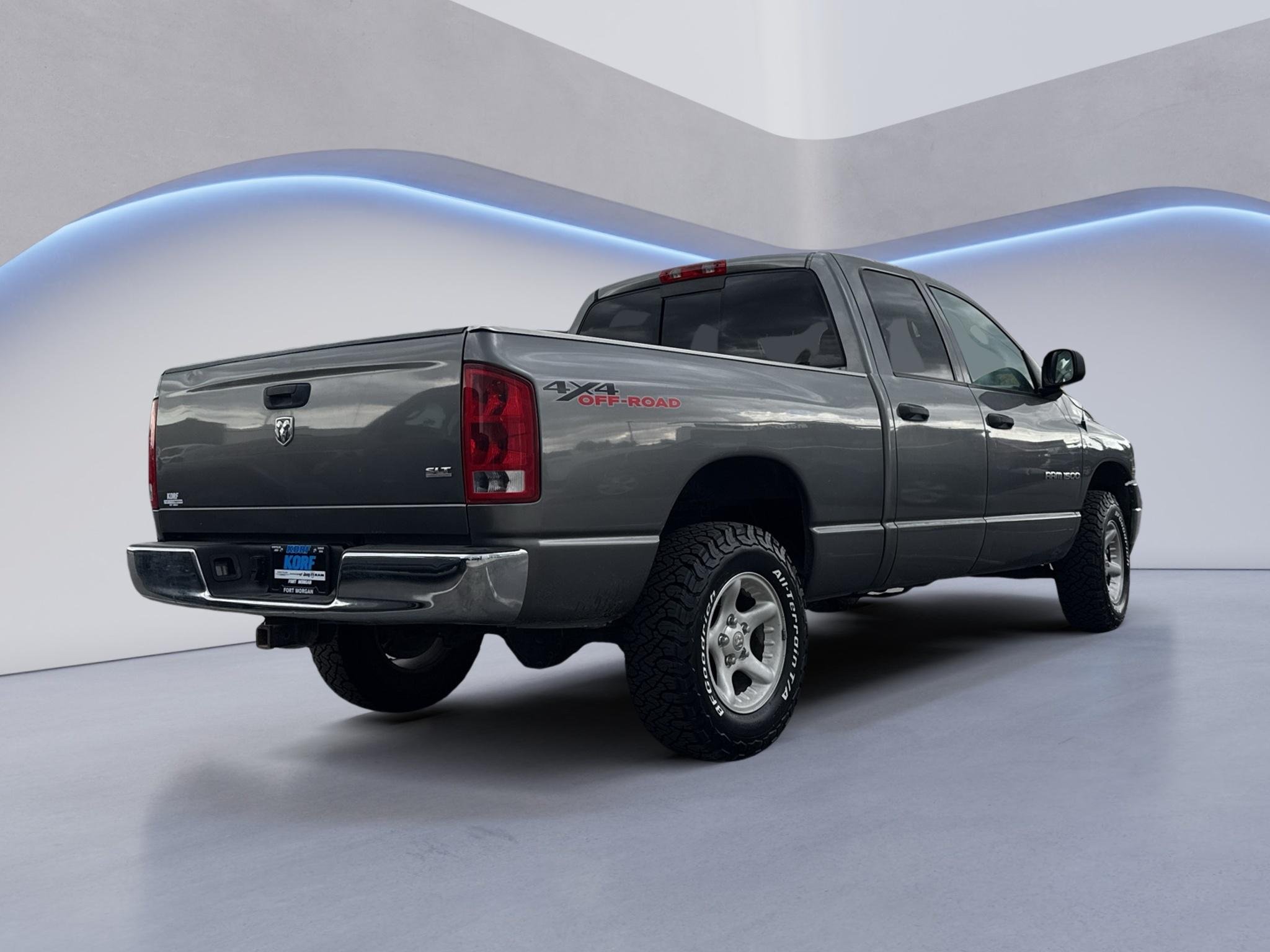 Used 2005 Gray Dodge SLT image 5