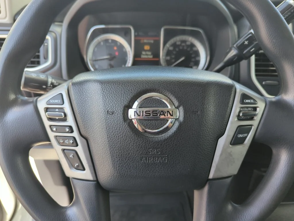 Used 2019 White Nissan S image 35