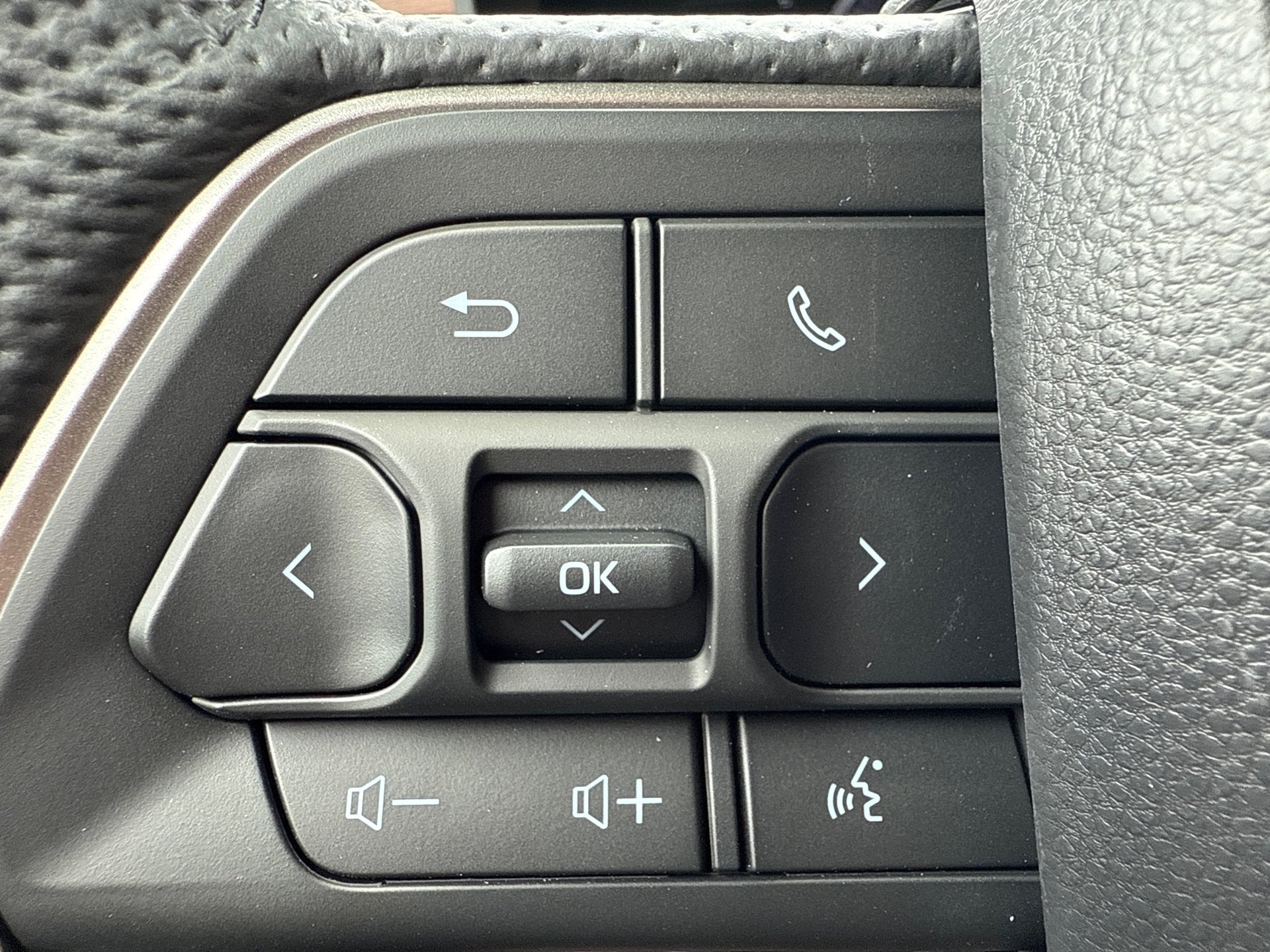 New 2026 Wind Chill Pearl <sup>1</sup> Toyota  1794 Edition image 28