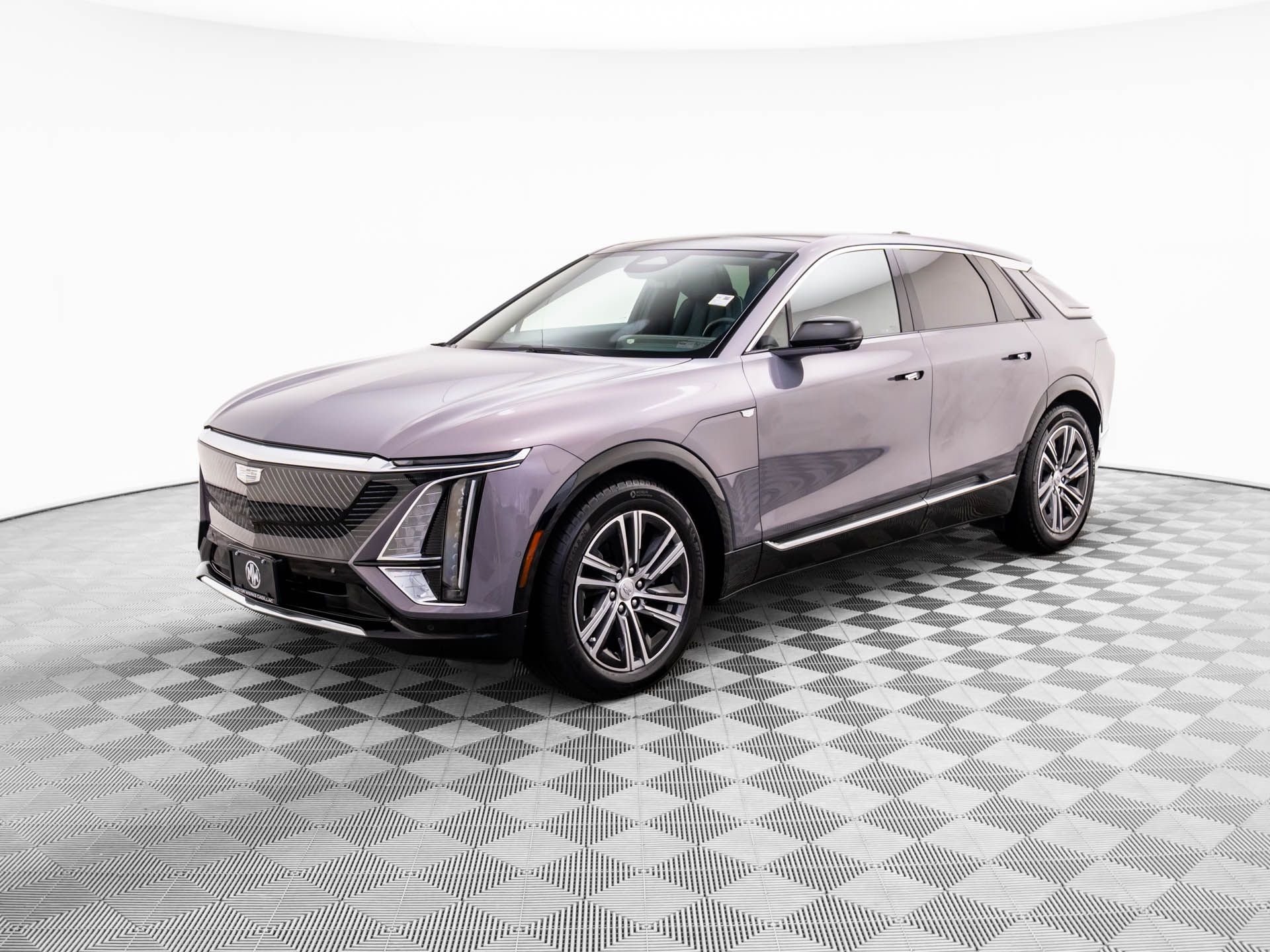 2024 Cadillac Lyriq Luxury photo 3